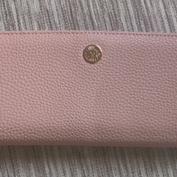 Elegant Pink Ann Klein Bifold Wallet - Picture 1 of 4